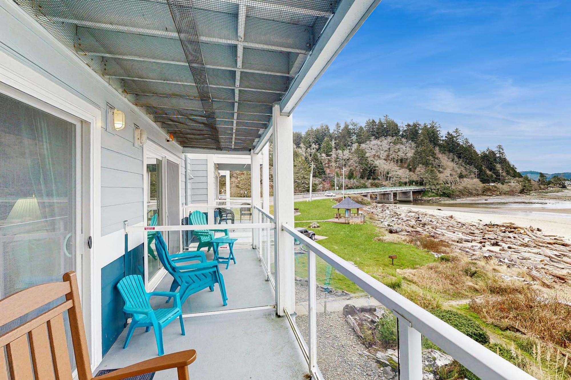 דירות Salishan Beach Waters Edge חדר תמונה